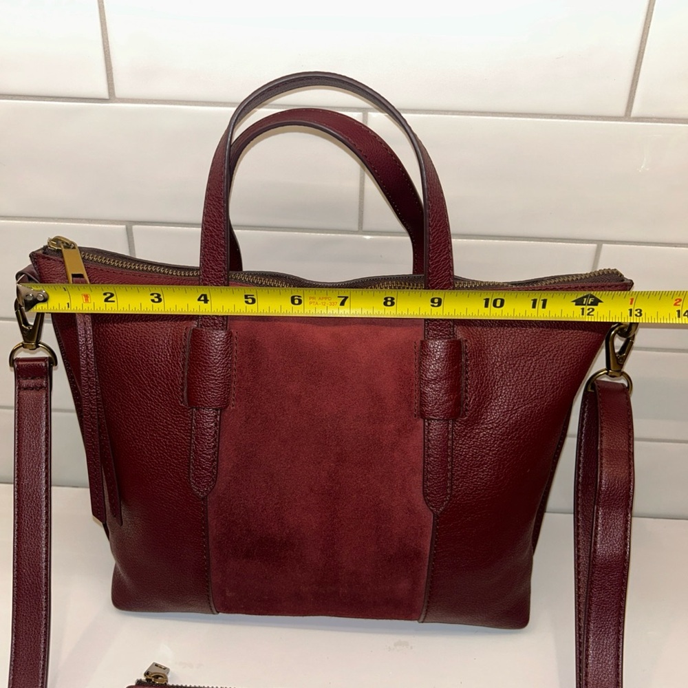 Elegant Burgundy Leather Handbag and Wallet Set - Picture 4 of 16